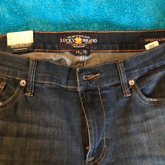 Lucky Brand Sweet’n Low flare / boot cut jeans - Picture 3 of 6